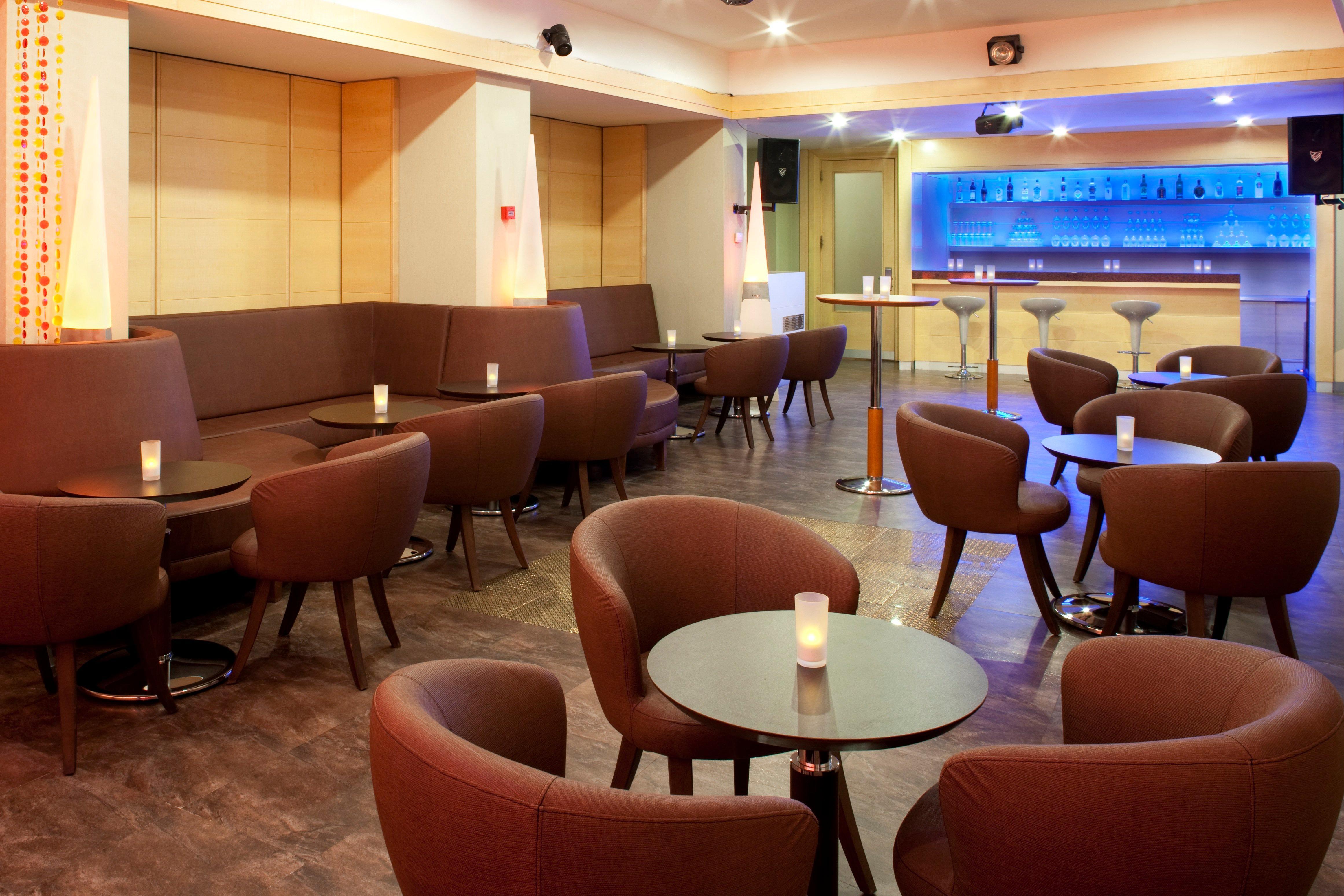 Holiday Inn Istanbul City By Ihg Zewnętrze zdjęcie The bar at the 2008 Berlinale