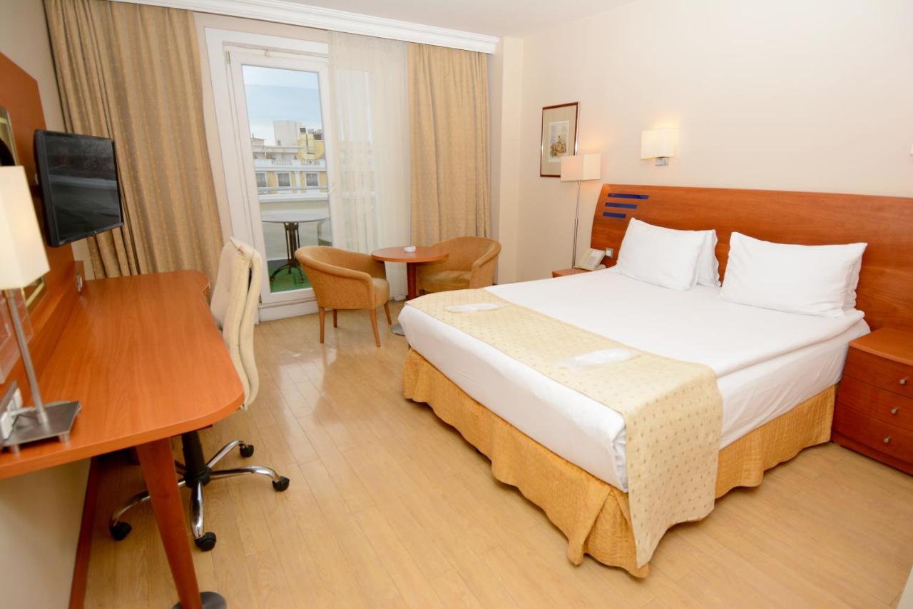 Holiday Inn Istanbul City By Ihg Zewnętrze zdjęcie A typical hotel room