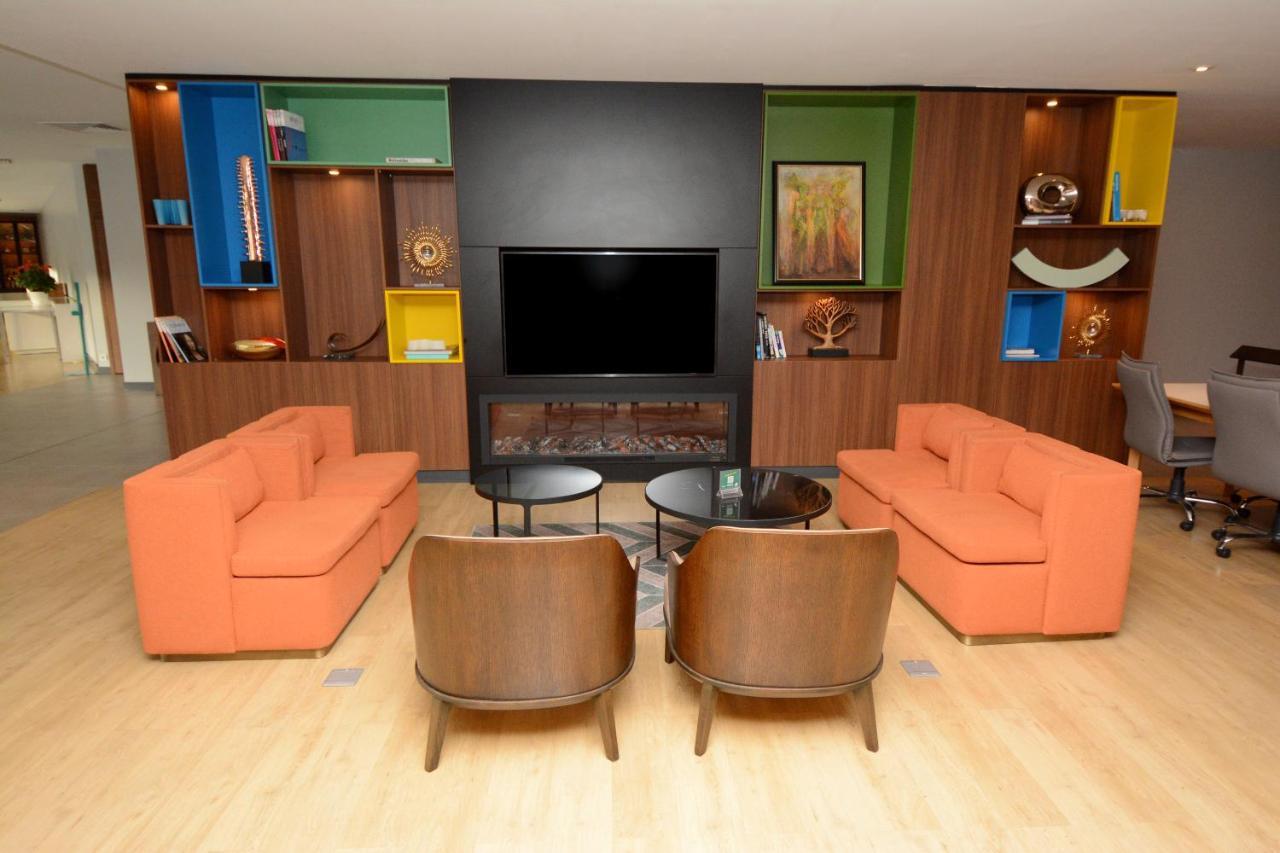 Holiday Inn Istanbul City By Ihg Zewnętrze zdjęcie The 2012 renovation of the lounge