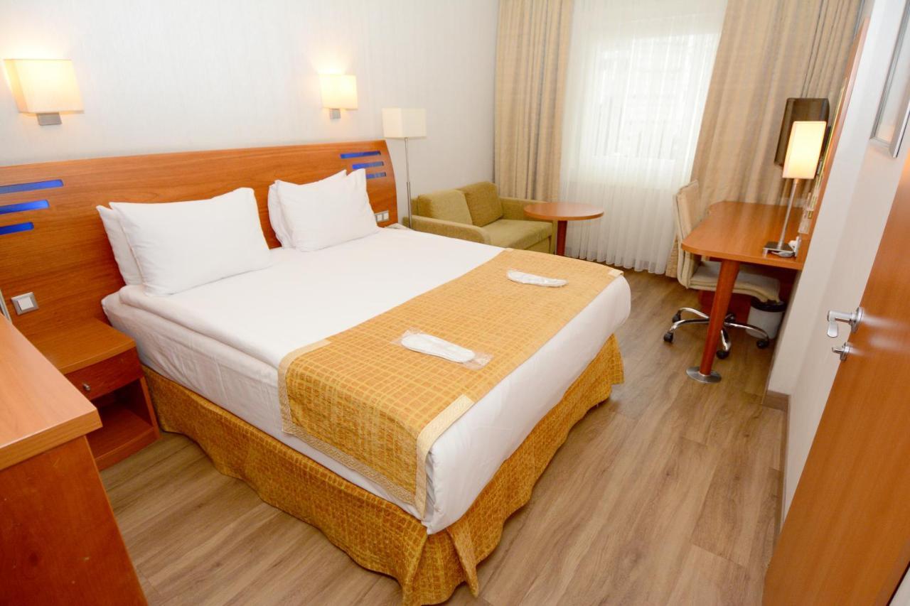 Holiday Inn Istanbul City By Ihg Zewnętrze zdjęcie A room at the hotel